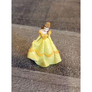 Hasbro 2008 Disney beauty Beast Belle yellow dress toy figure